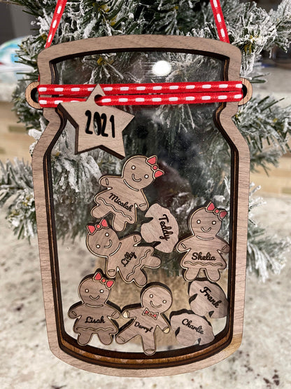 Shaker Christmas ornament for family | Ornament personalized with family names and pets | Gingerbread family ornament