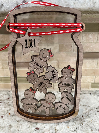 Shaker Christmas ornament for family | Ornament personalized with family names and pets | Gingerbread family ornament