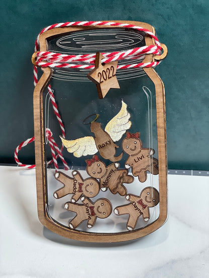 Shaker Christmas ornament for family | Ornament personalized with family names and pets | Gingerbread family ornament